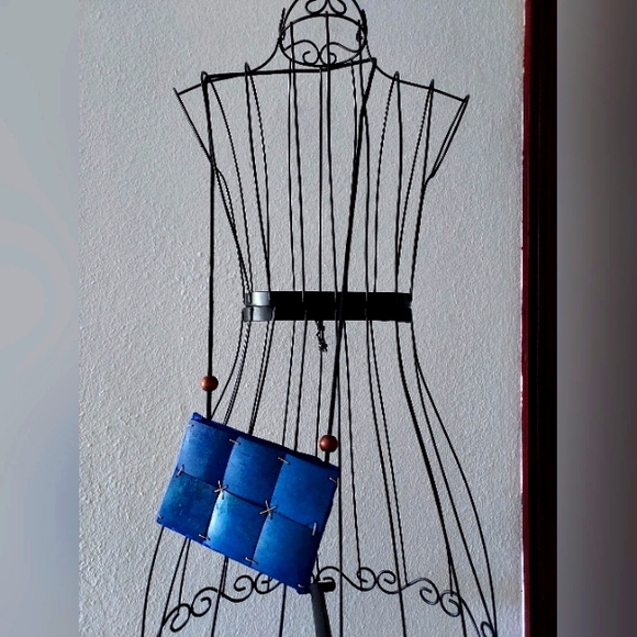 Mini Cross Body Bag - Picture 1 of 3